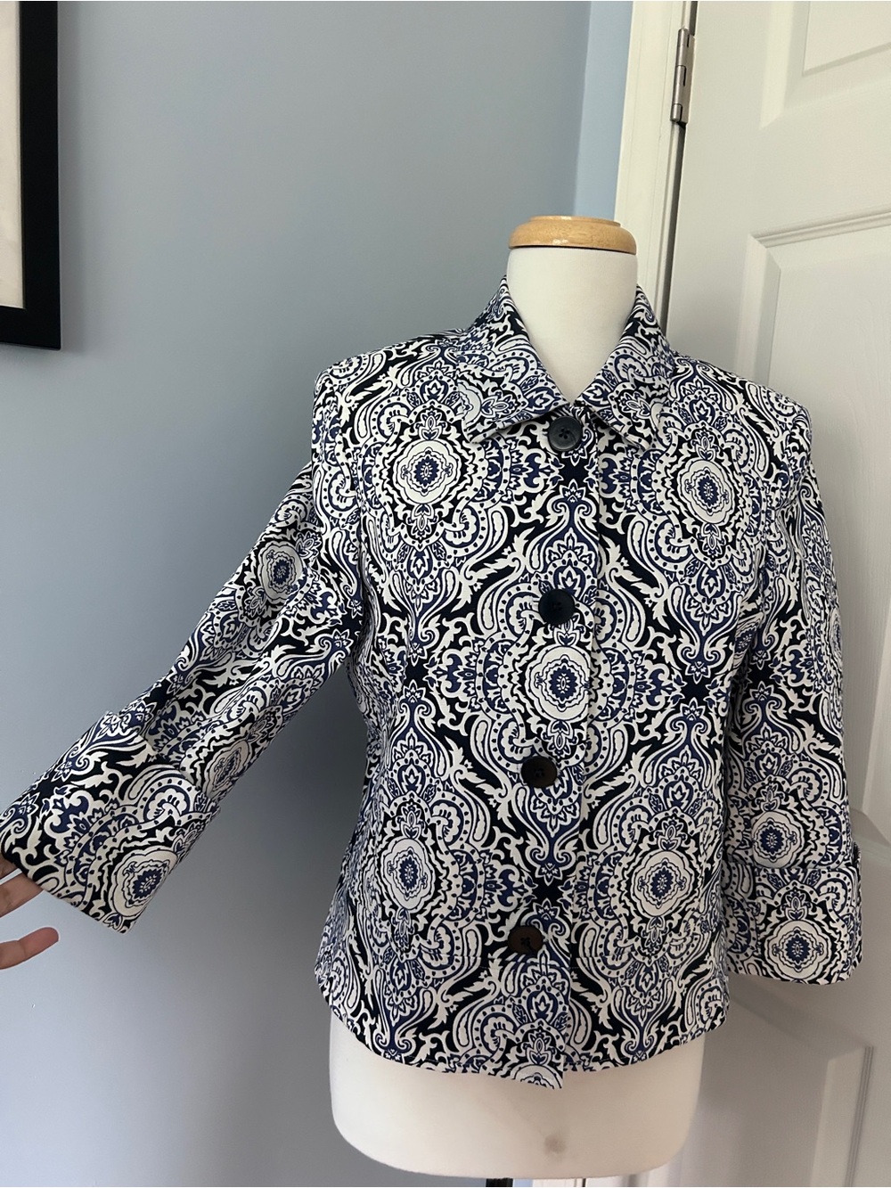 Jones New York Navy and White Printed Button Front Jacket